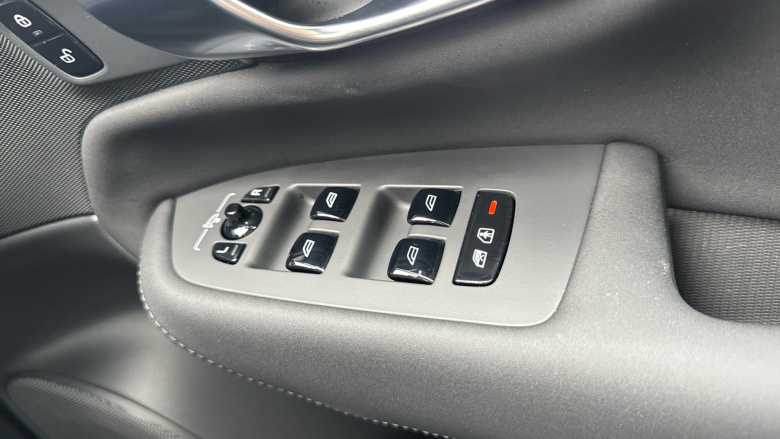 Volvo XC90 2.0 T8 PHEV Plus Dark 5dr AWD Geartronic Estate